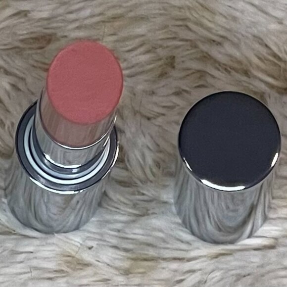 Kosas Wet Stick moisturizing lip shine in Baby Rose (natural light pink) - New i - Picture 3 of 3